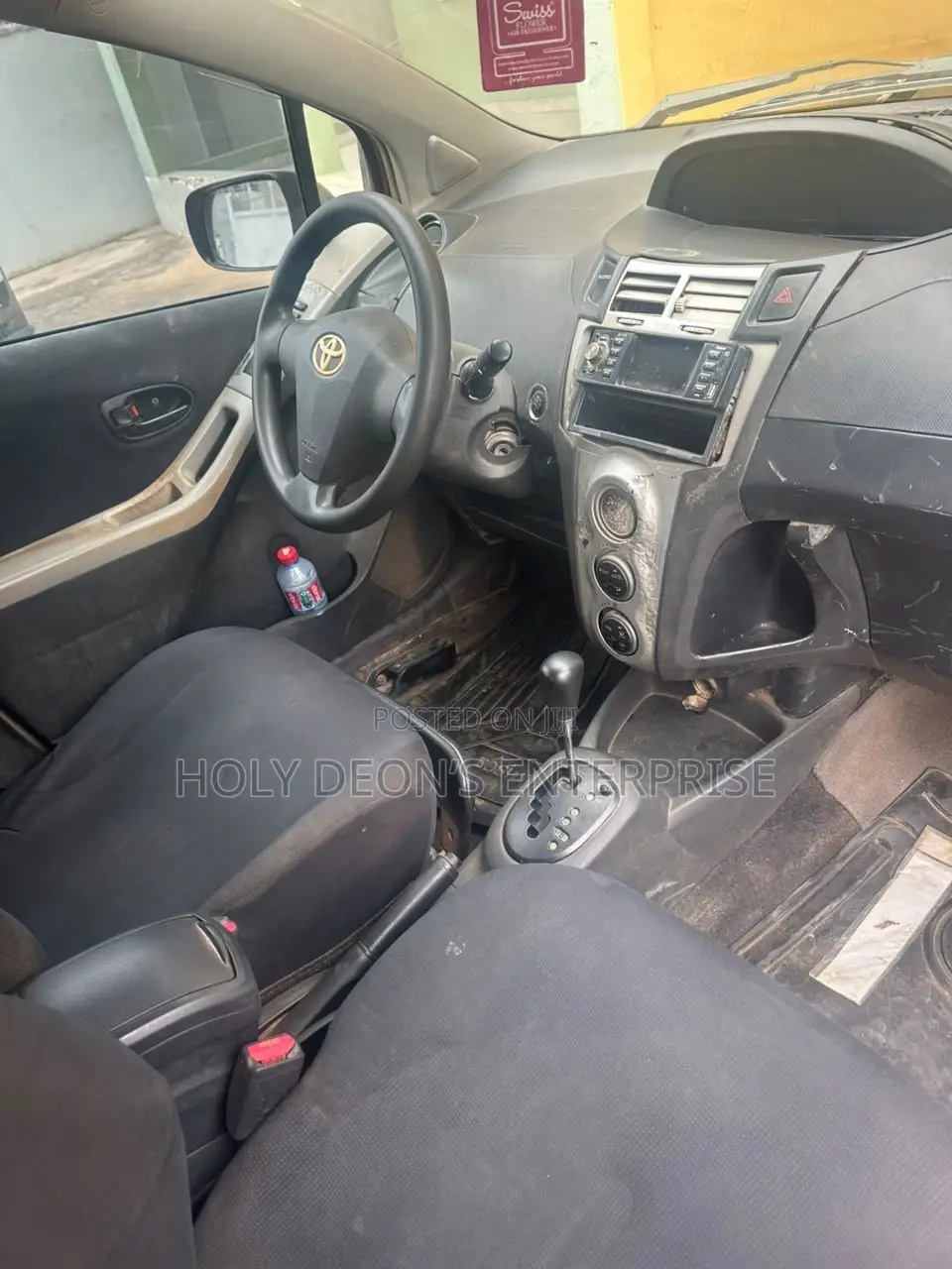 Toyota Vitz 1.3 AWD 5dr 2010 Burgundy