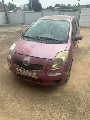 Toyota Vitz 1.3 AWD 5dr 2010 Burgundy