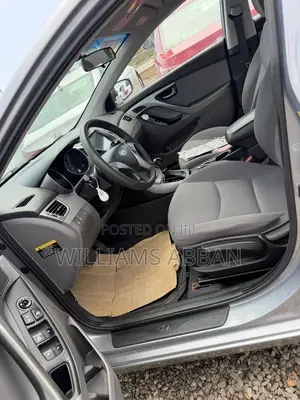 Hyundai Elantra SE Sedan FWD (1.8L 4cyl 6A) 2016 Gray