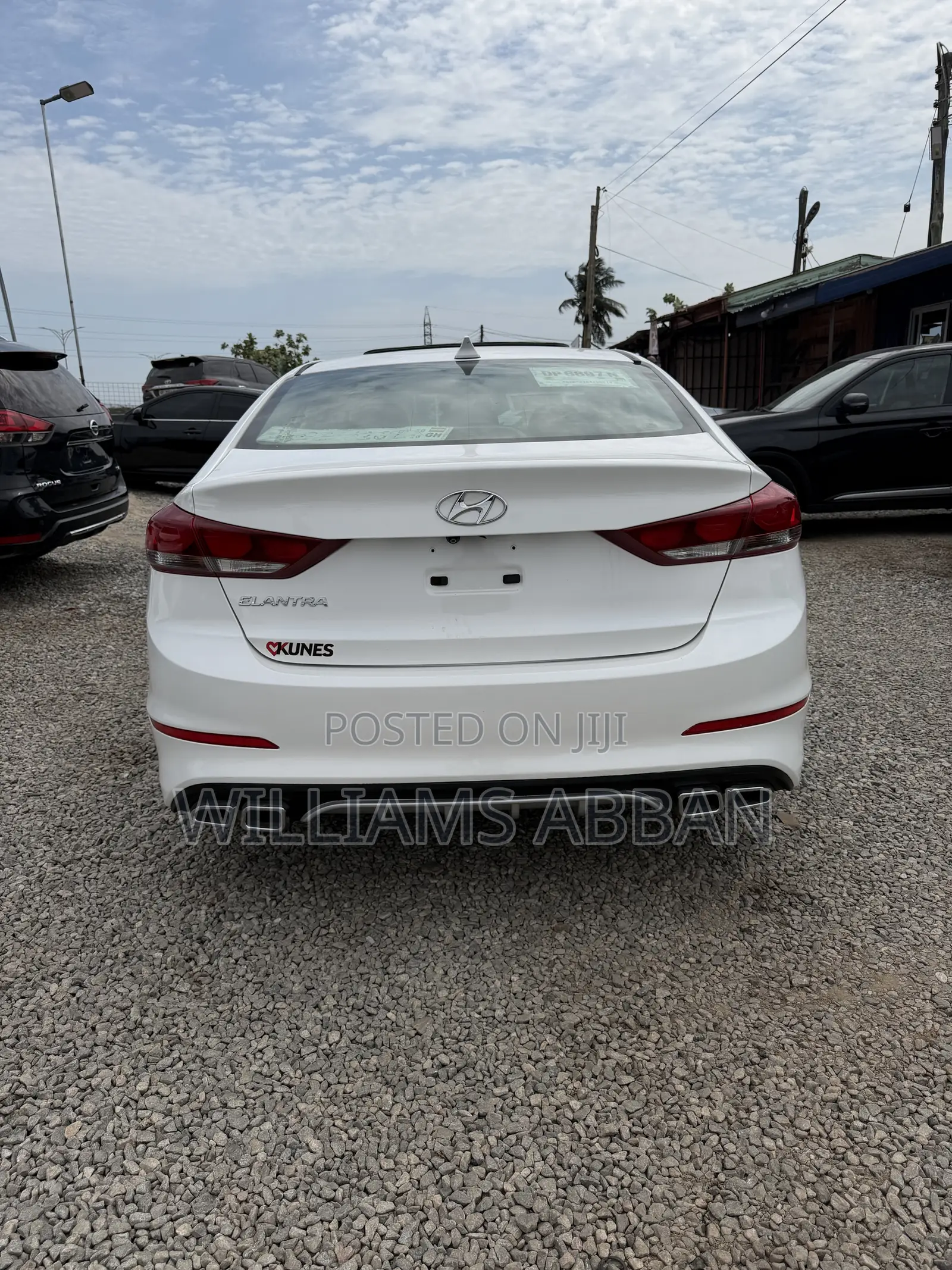 Hyundai Elantra Sport Sedan FWD (1.6L 4cyl 6M) 2017 Pearl