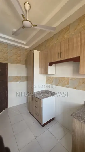2bdrm Apartment in Klagon, Sakumono for rent