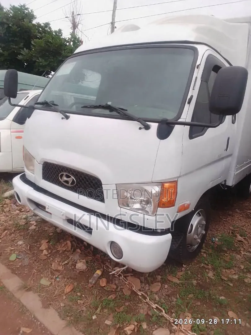 Hyundai Might 2007 White