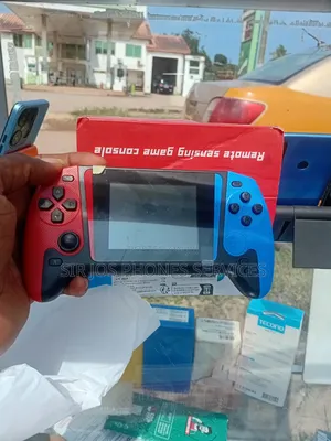 Retro Hand Game Console