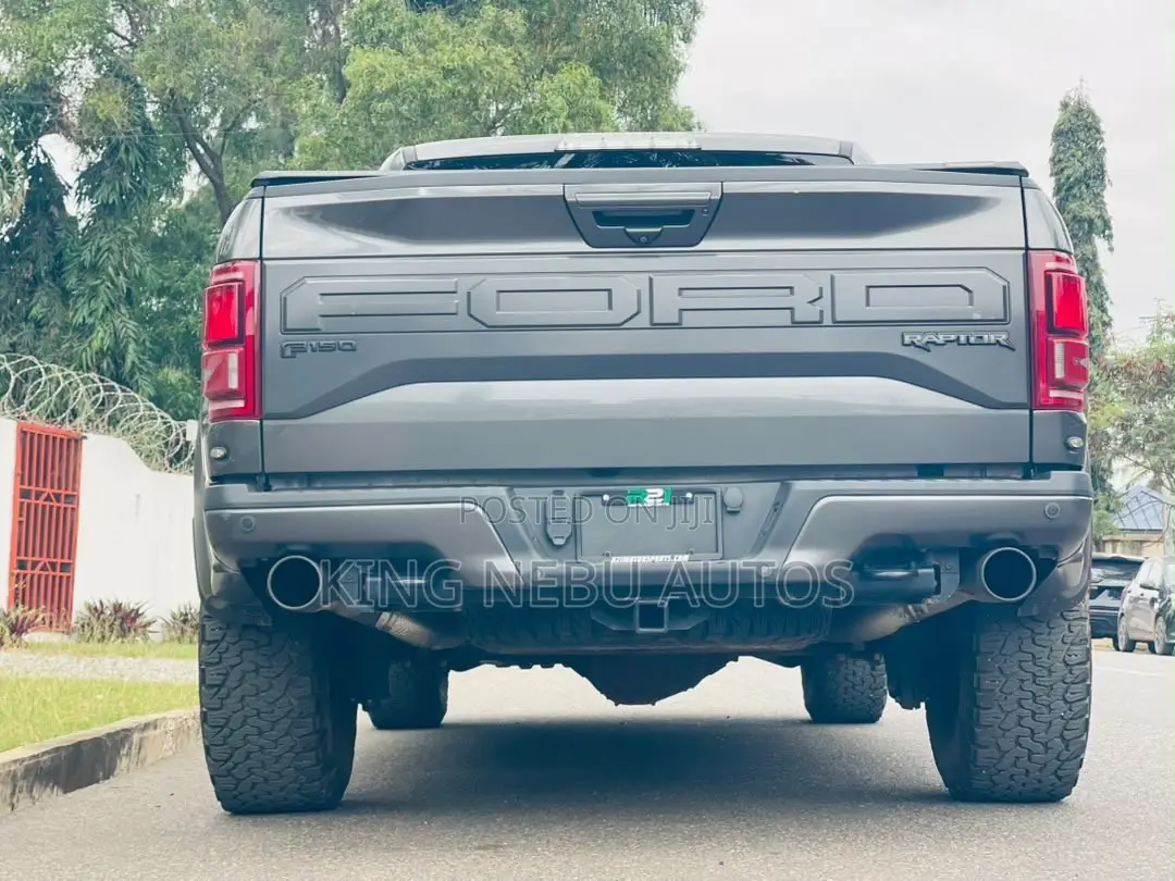 Ford F-150 Raptor 4x4 SuperCab Styleside 5.5 ft. box 133 in. WB 2019 Black