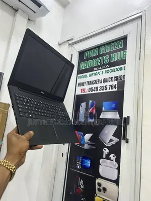 Laptop Dell Inspiron 15 3582 8GB Intel Core i3 SSD 128GB