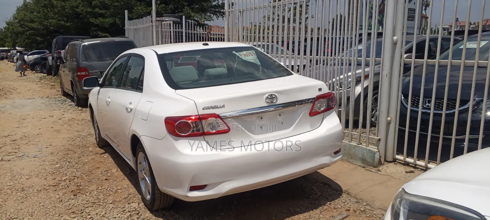 Toyota Corolla LE Special Edition 4dr Sedan (1.8L 4cyl 4A) 2013 White