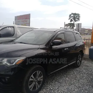 Nissan Pathfinder 2018 Black
