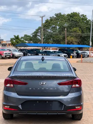 Hyundai Elantra 2022 Gray