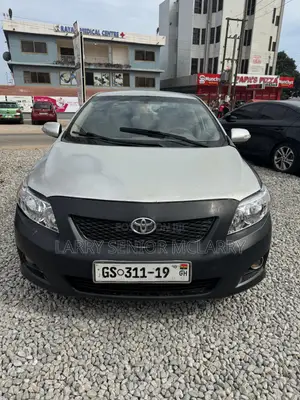 Toyota Corolla LE 4dr Sedan (1.8L 4 cyl 4A) 2009 Silver