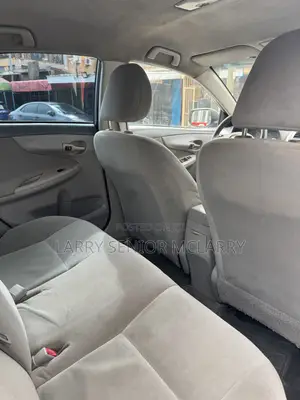 Toyota Corolla LE 4dr Sedan (1.8L 4 cyl 4A) 2009 Silver