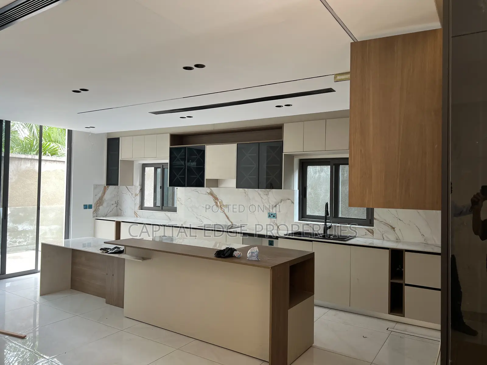 4bdrm Townhouse/Terrace in Airport Residential Area for sale