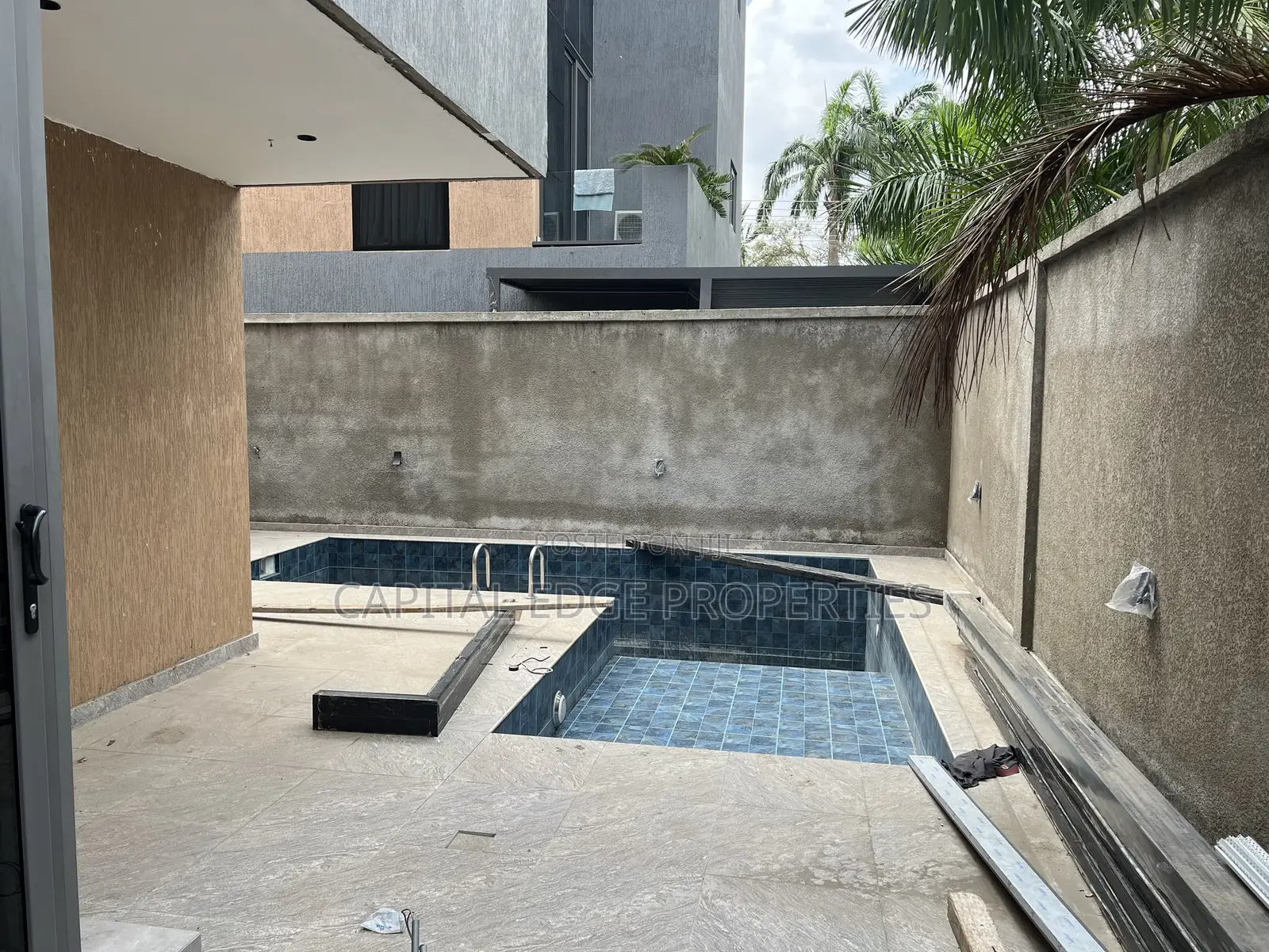 4bdrm Townhouse/Terrace in Airport Residential Area for sale