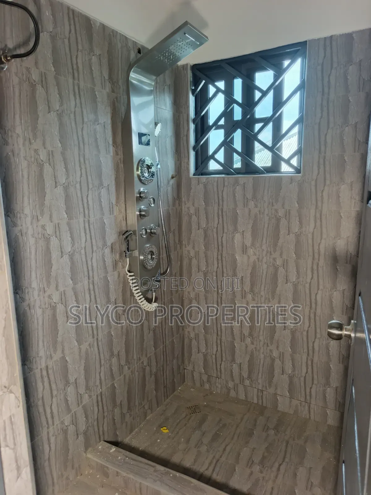 2bdrm Apartment in Koforidua Bohye, New-Juaben Municipal for rent