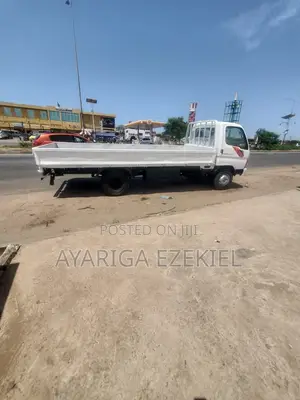 Hyundai Mighty 2