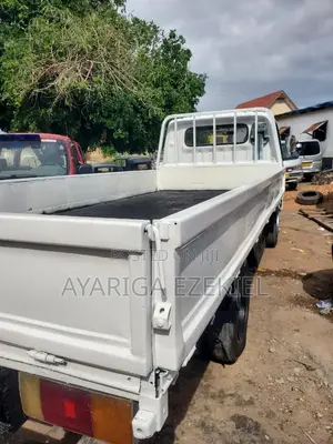 Hyundai Mighty 2