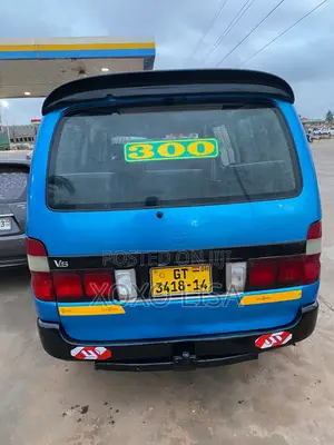 Toyota HiAce 2001 Blue
