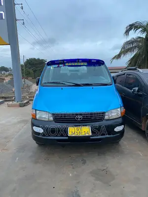 Toyota HiAce 2001 Blue