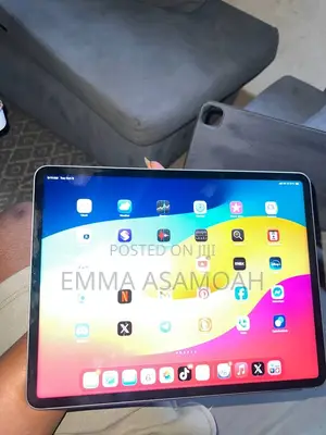 Apple iPad Pro 12.9 (2022) 128 GB Gray