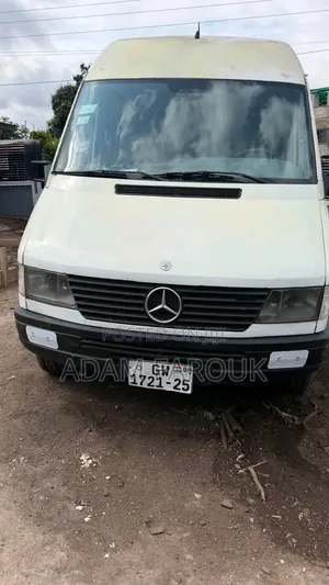 Mercedes-Benz Sprinter 2000 White