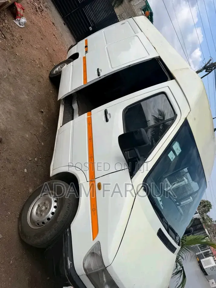 Mercedes-Benz Sprinter 2000 White