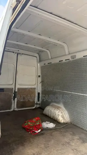 Mercedes-Benz Sprinter 2000 White