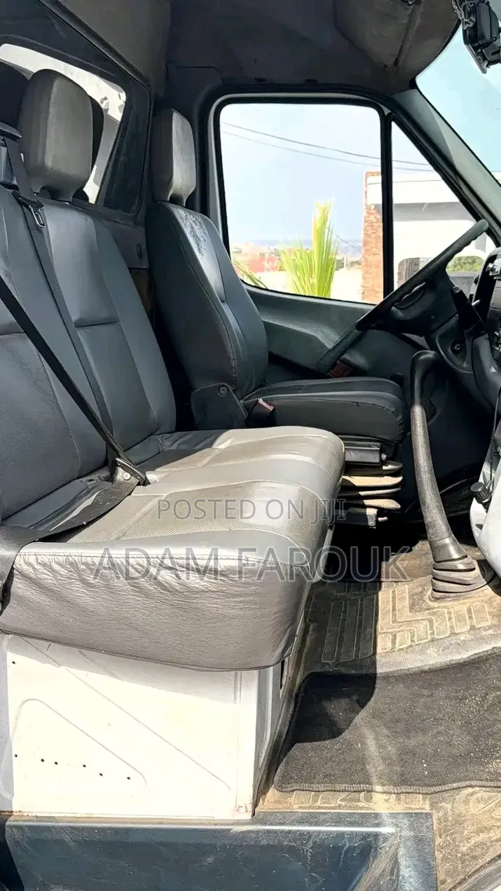 Mercedes-Benz Sprinter 2000 White