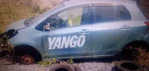 Toyota Vitz 1.0 FWD 3dr 2010 Green