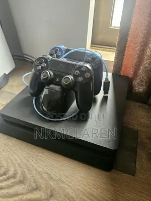 PS4 Playstation 4 Jailbreak Console, 2 Controllers, 10 Games