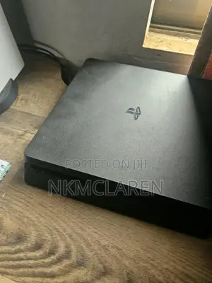 PS4 Playstation 4 Jailbreak Console, 2 Controllers, 10 Games