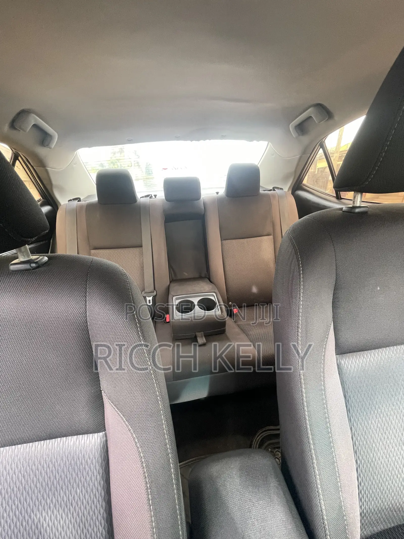 Toyota Corolla LE 4dr Sedan (1.8L 4cyl CVT) 2017 Gray