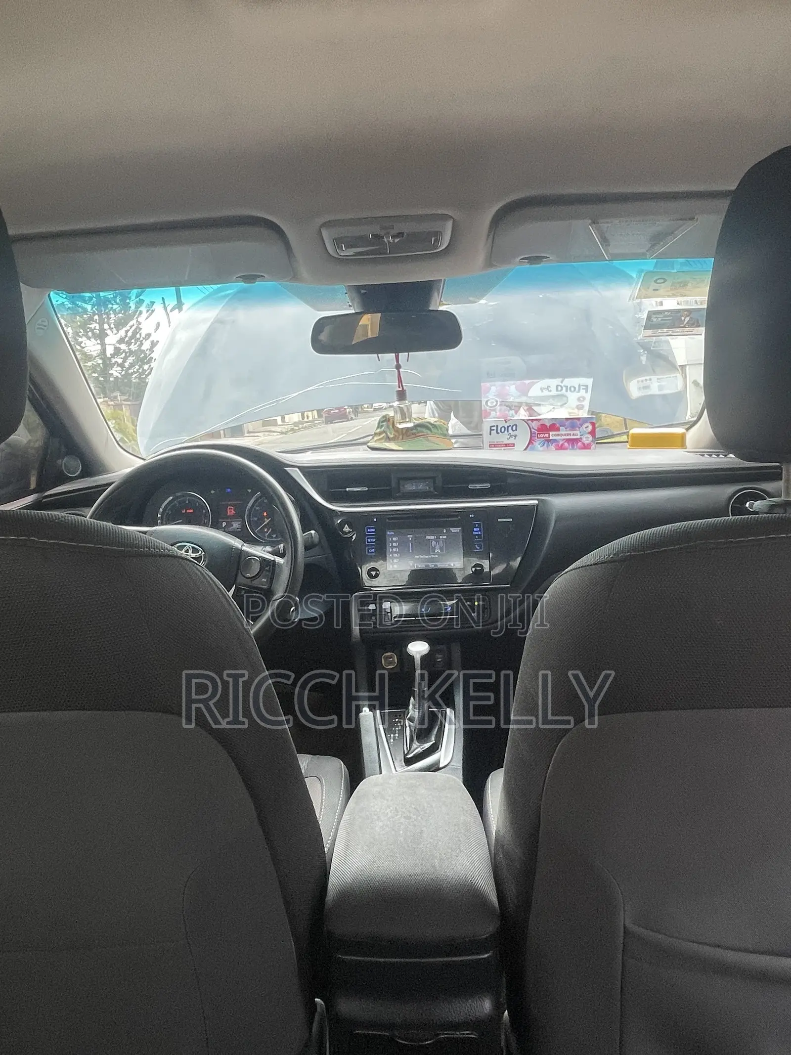 Toyota Corolla LE 4dr Sedan (1.8L 4cyl CVT) 2017 Gray