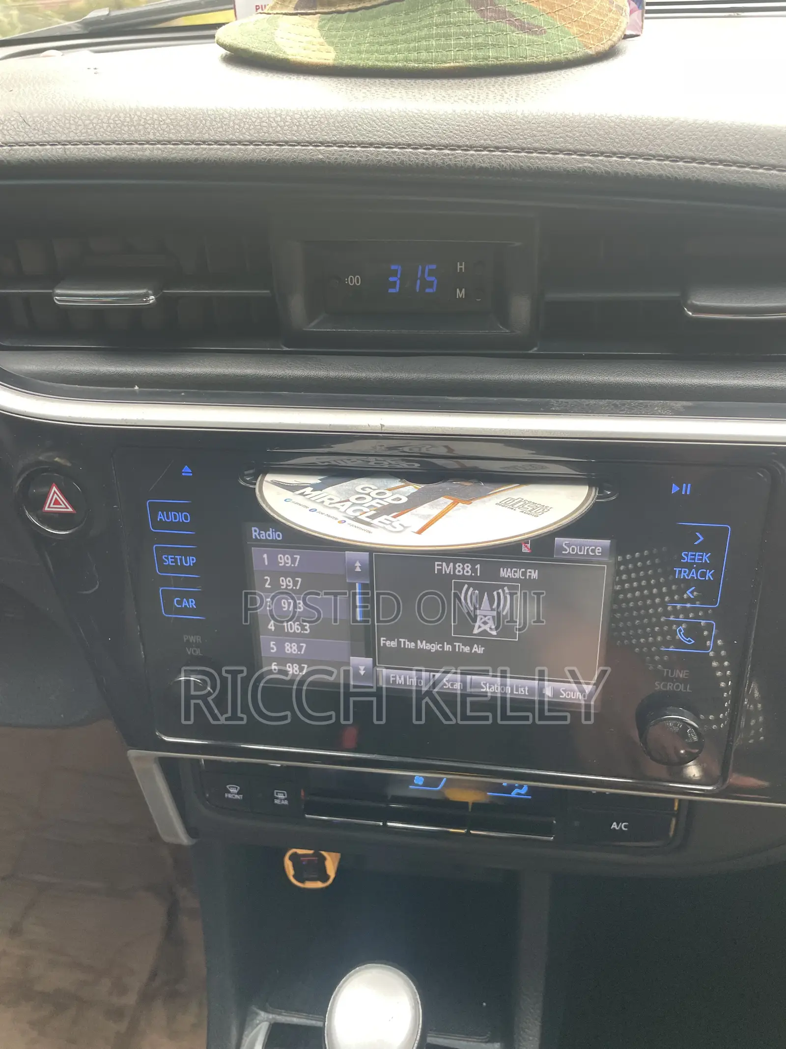 Toyota Corolla LE 4dr Sedan (1.8L 4cyl CVT) 2017 Gray