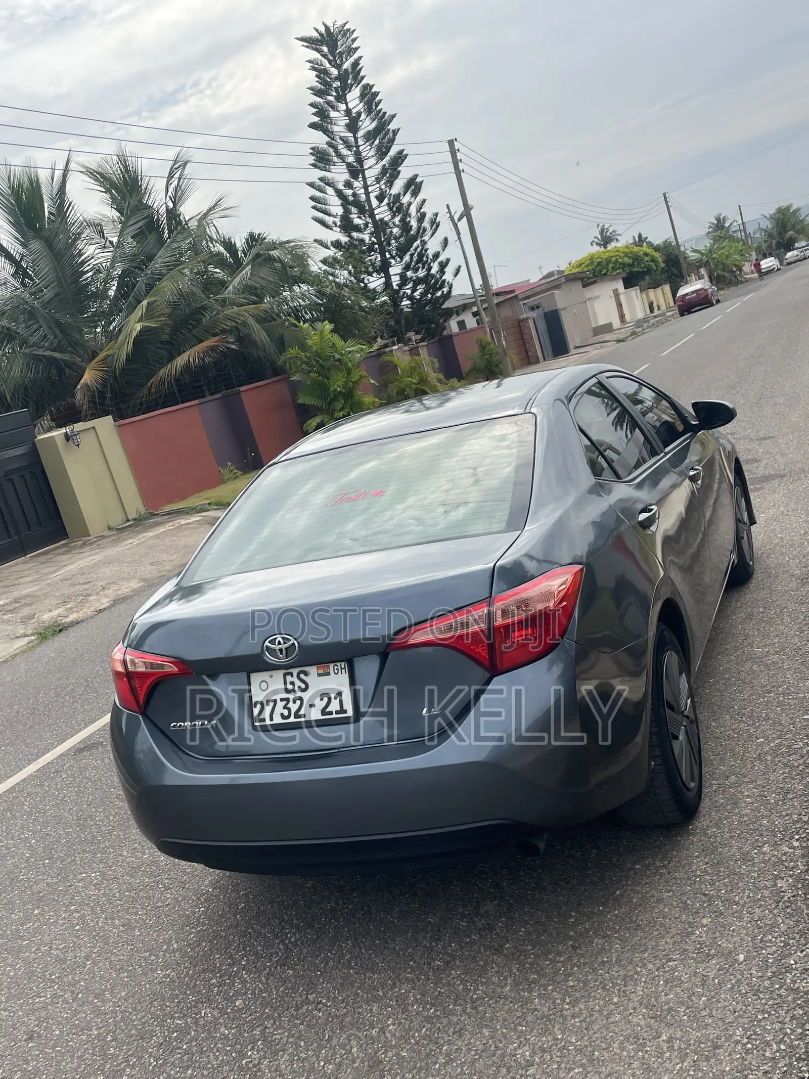 Toyota Corolla LE 4dr Sedan (1.8L 4cyl CVT) 2017 Gray
