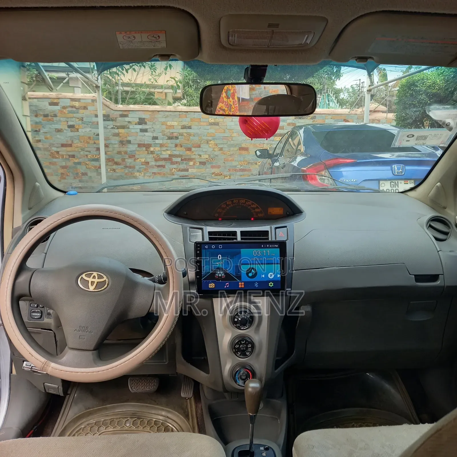 Toyota Vitz 2010 Silver
