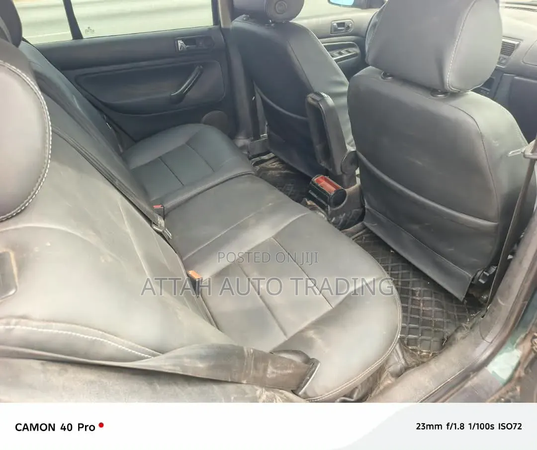 Volkswagen Golf 2010 Green