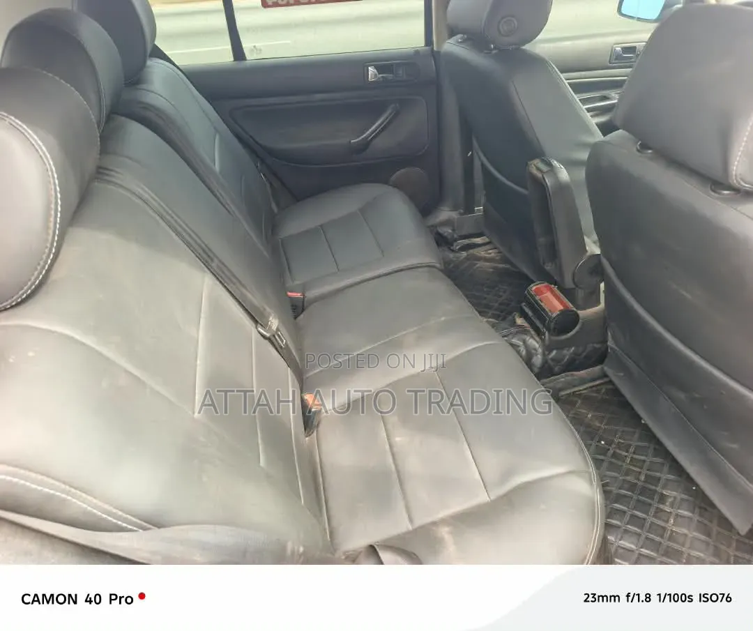 Volkswagen Golf 2010 Green