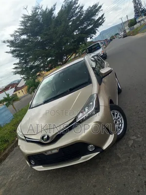 Toyota Vitz 1.5 FWD 5dr 2016 Gold