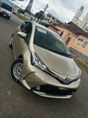 Toyota Vitz 1.5 FWD 5dr 2016 Gold