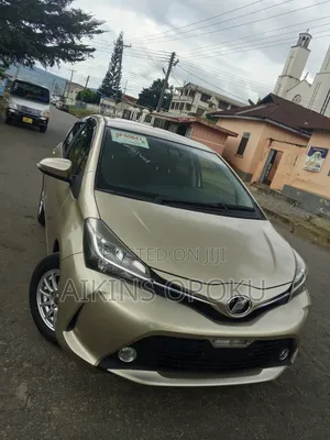 Toyota Vitz 1.5 FWD 5dr 2016 Gold