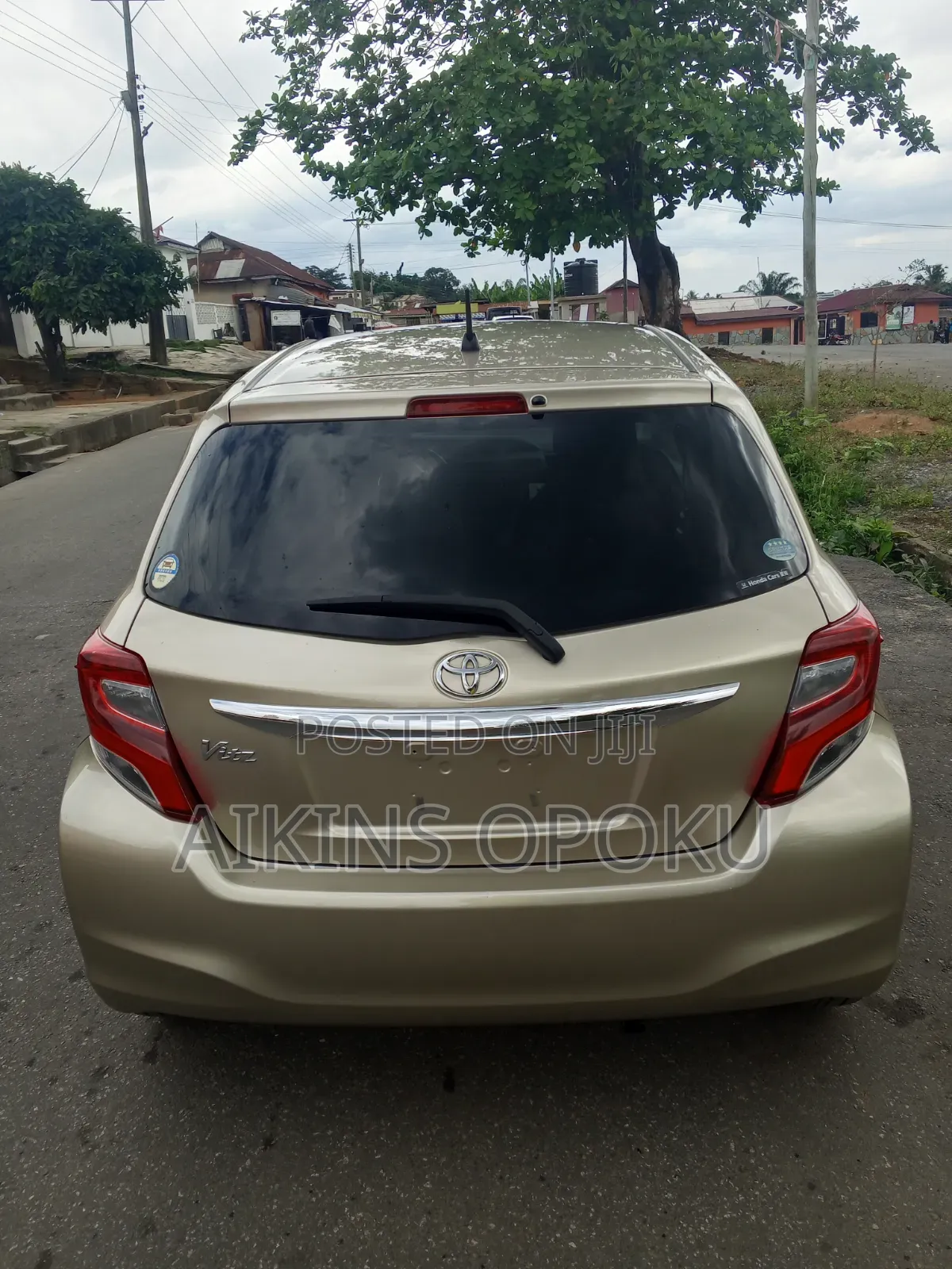 Toyota Vitz 1.5 FWD 5dr 2016 Gold