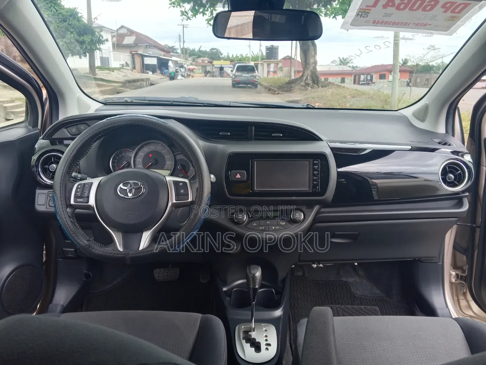 Toyota Vitz 1.5 FWD 5dr 2016 Gold