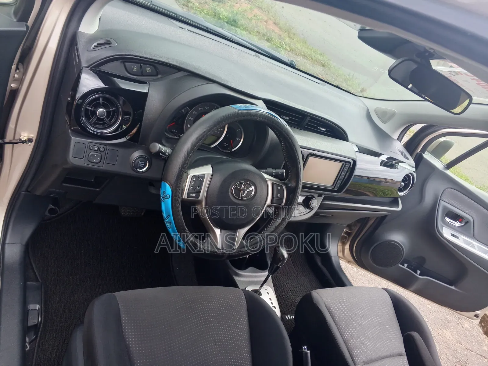 Toyota Vitz 1.5 FWD 5dr 2016 Gold