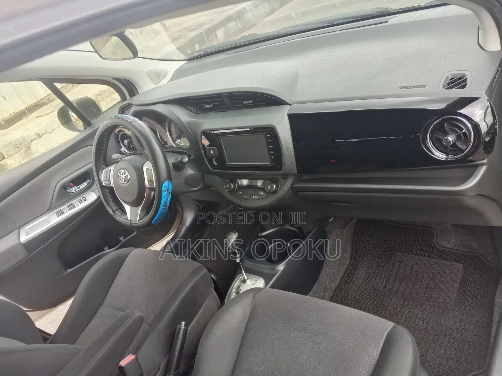 Toyota Vitz 1.5 FWD 5dr 2016 Gold