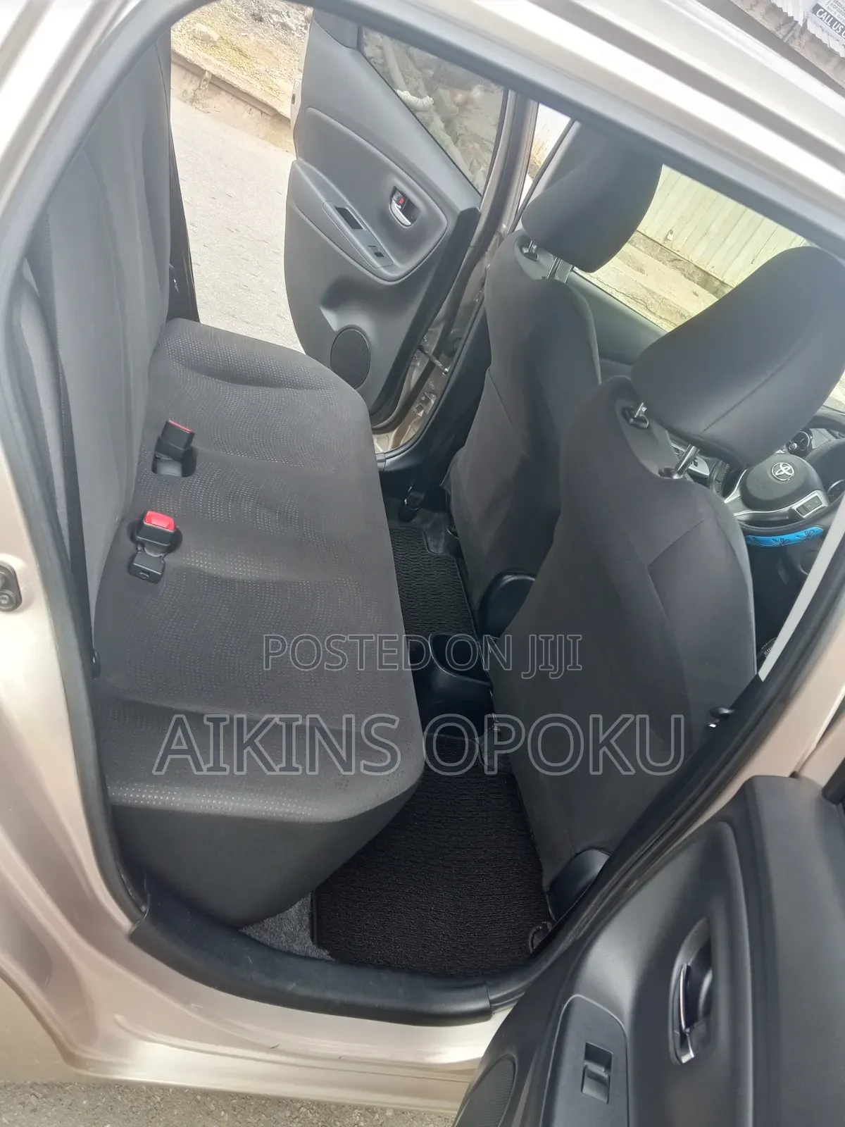 Toyota Vitz 1.5 FWD 5dr 2016 Gold