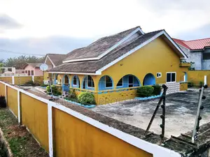 3bdrm House in Takoradi for sale