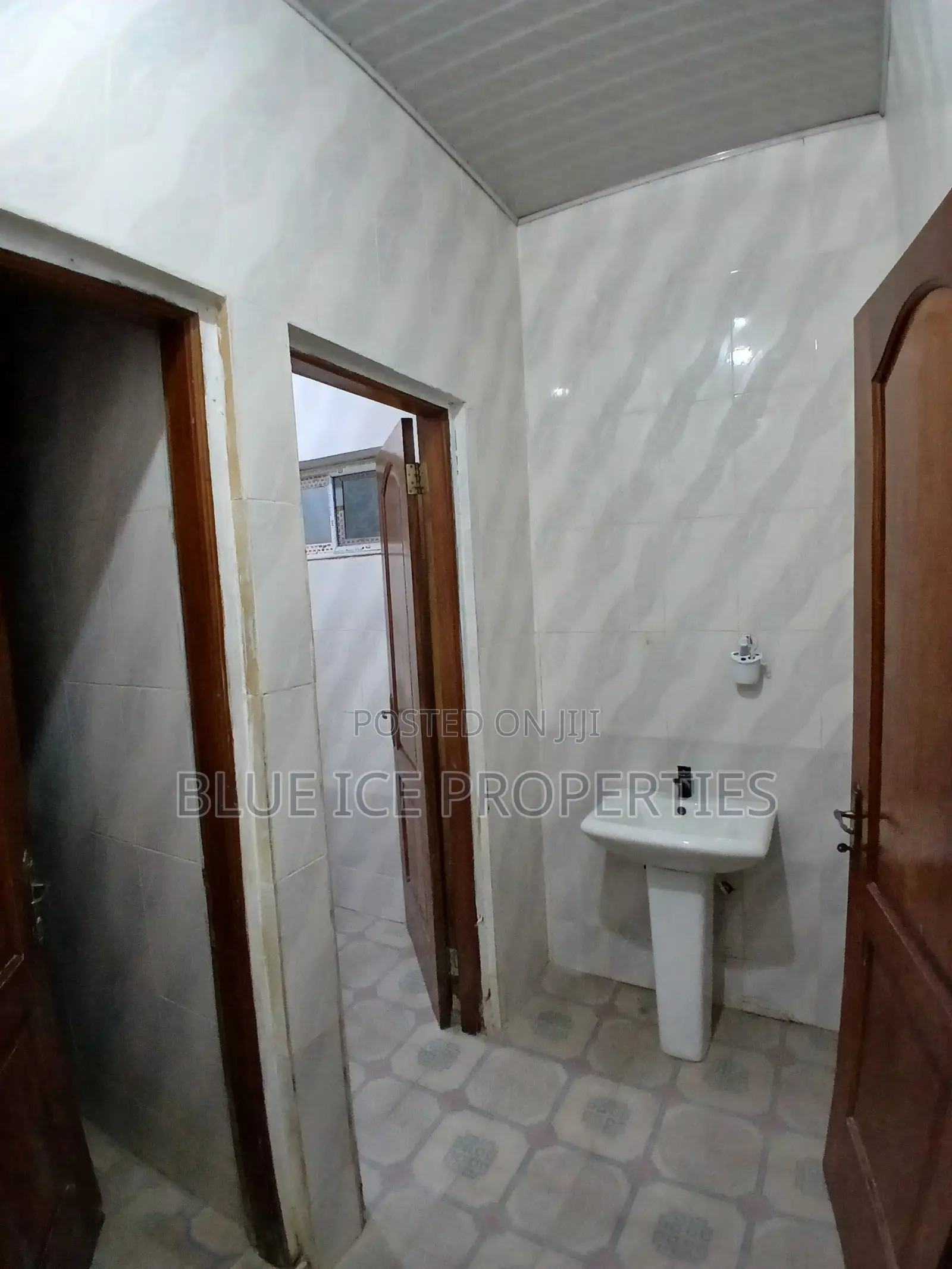 3bdrm House in Takoradi for sale