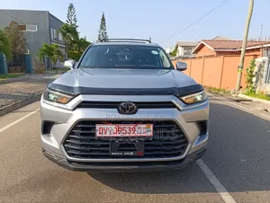 Toyota Highlander XLE AWD 2024 Silver