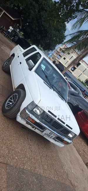 Nissan Hardbody 1999 White