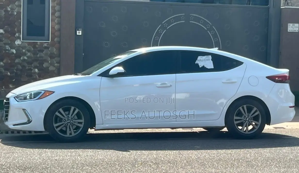 Hyundai Elantra SE Sedan FWD (2.0L 4cyl 6M) 2017 White