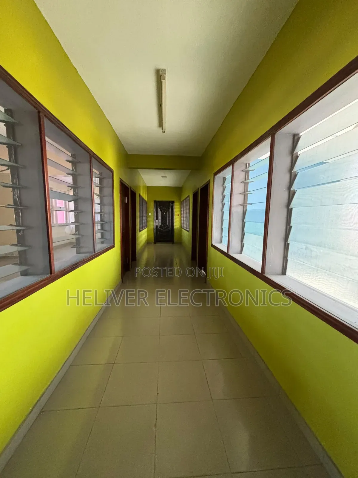 13bdrm Maisonette in Sakumono for sale
